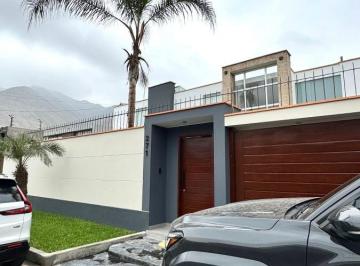 Casa de 4 habitaciones, Lima · Casa en Alquiler en La Molina - Como de Estreno