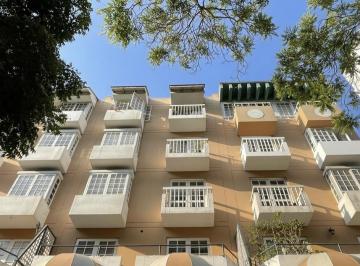 Departamento · 61m² · 1 Dormitorio · 1 Estacionamiento · Alquilo Departamento Amoblado Cochera, en Miraflores.
