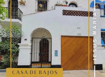 Departamento · 230m² · 4 Dormitorios · 1 Estacionamiento · Venta de Departamento Tipo Casa Jesús Maria