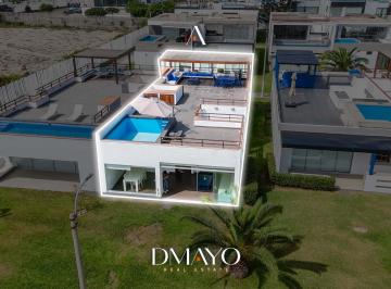 Casa · 274m² · 5 Dormitorios · 2 Estacionamientos · Se Vende Exclusiva Casa en Segunda Fila en Chocalla - Condominio Puesta del Sol. Aceptan Mascotas