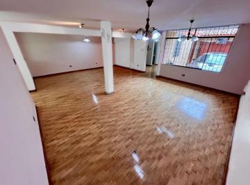 Casa de 7 habitaciones, Lima · Vendo Casa de 4 Pisos en San Miguel | Espacio Comodidad y Versatilidad