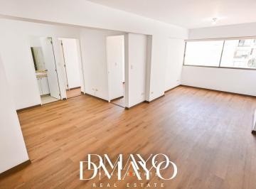 Departamento · 82m² · 2 Dormitorios · 1 Estacionamiento · Venta Departamento Lince Frente Al Parque Castilla con Hermosa Vista Trasera Al Sunset