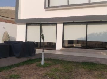Casa de 5 habitaciones, Lima · La Molina La Planicie 1era Etapa Linda Casa Moderna Frente Al Parque 1500 Mt