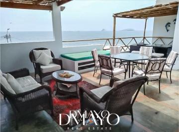 Casa de playa · 168m² · 4 Dormitorios · 4 Estacionamientos · Casa en Alquiler con Vista Al Mar - Pulpos