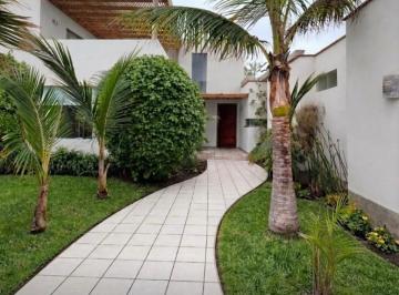 Casa · 533m² · 5 Dormitorios · 3 Estacionamientos · Tu Hogar en La Encantada de Villa – Chorrillos