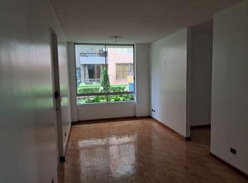 Departamento de 3 habitaciones, Callao · Departamento en Piso 1 Frente a Jardin, en Condominio Seguro