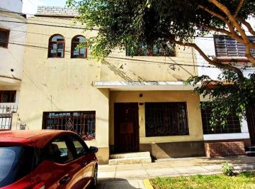 Casa · 180m² · 4 Dormitorios · 2 Estacionamientos · Alquiler de Casa en Jesús María