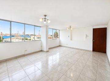 Departamento · 69m² · 2 Dormitorios · Alquiler Departamento 4to Piso Frente a Parque Cercado de Lima