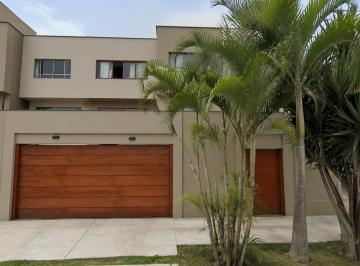 Casa · 243m² · 5 Dormitorios · 1 Estacionamiento · Casa en Alquiler Las Casuarinas