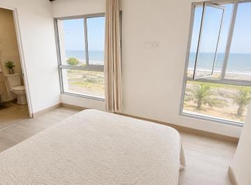 Departamento de 2 habitaciones, Lima · ¡Vive Frente Al Mar y Disfruta de Una Excelente Ubicación en San Miguel!