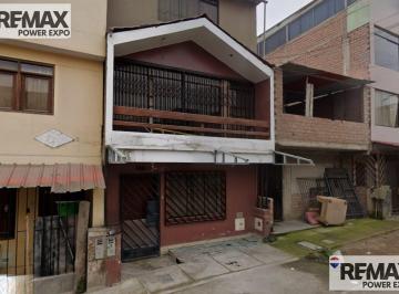Casa · 180m² · 3 Dormitorios · Venta de Casa 3 Pisos Villa El Salvador
