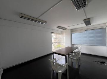 Local comercial · 213m² · 1 Estacionamiento · Amplia Oficina en Alquiler en San Isidro