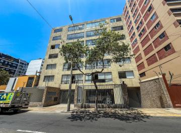 Departamento · 85m² · 3 Dormitorios · 1 Estacionamiento · Se Alquila Centrico Dpto en Miraflores con Vista a La Calle en Primera Cuadra de Colon