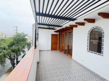 Departamento · 75m² · 2 Dormitorios · Alquiler de Departamento Surco Los Rosales