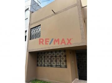 Casa · 250m² · 4 Dormitorios · Casa en Venta en Bellavista – Ubicación Top Condominio Cerrado