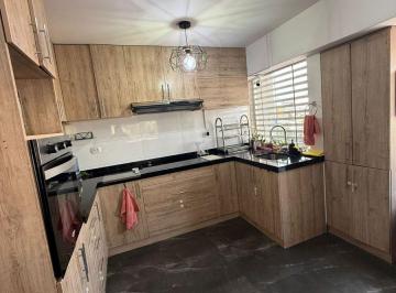 Departamento de 3 habitaciones, Arequipa · Vendo Exclusivo Duplex Frente a Parque