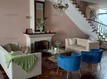 Casa · 366m² · 4 Dormitorios · 2 Estacionamientos · Disfruta del Buen Clima de Chosica en Una Linda Casa