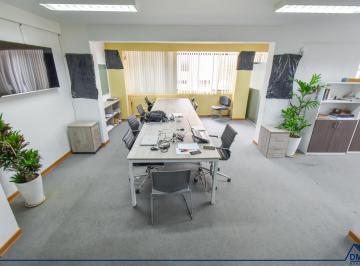 Oficina comercial · 100m² · Si Buscas Una Oficina Para Tu Negocio o Empresa Ésta Es La Tuya! Precio Negociable!