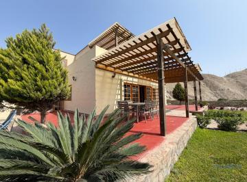 Casa · 300m² · 3 Dormitorios · 2 Estacionamientos · Se Vende Hermosa y Amplia Casa de Campo de 1,024 m² en Condominio Las Bahias