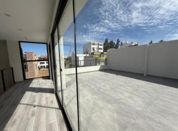 Casa de 3 habitaciones, Arequipa · Venta! Moderna Casa 3 Pisos! Cerca a City Center!