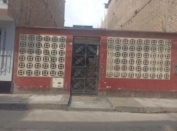 Casa · 75m² · 3 Dormitorios · Entidad Financiera Vende Casa en Mariscal Caceres - San Juan de Lurigancho