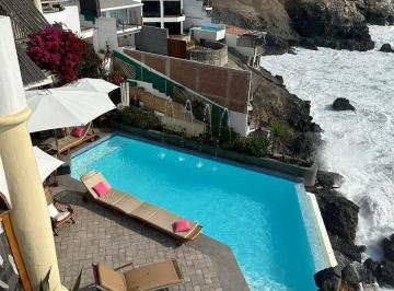 Casa de playa · 461m² · 3 Dormitorios · 3 Estacionamientos · Casa de Playa de Lujo en Punta Negra Una Joya en Una Peña con Vista Infinita Al Mar