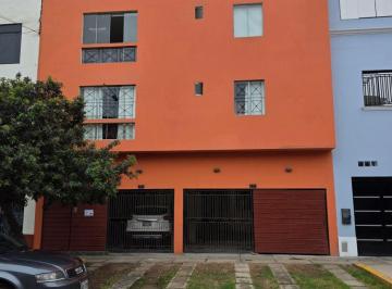 Departamento de 1 habitación, Lima · Jesús Maria 1 Dormitorio Cerca Av San Felipe y Salaverry 64 m²