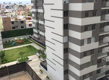 Departamento de 2 habitaciones, Lima · Bello Departamento con Cochera en San Miguel, Casi Nuevo.