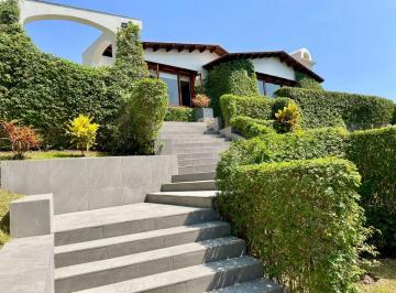 Casa de 4 habitaciones, Lima · Espectacular Casa de 1030 m², 4 Habitaiones, Amplios Jardines, Terraza con Area de Parrila y Piscina