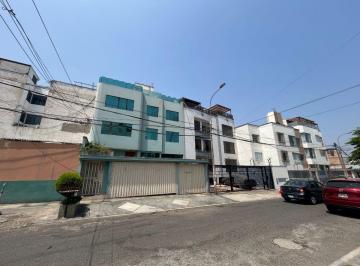 Departamento de 2 habitaciones, Lima · Depa La Molina Primer Piso con Cochera por Av Fontana