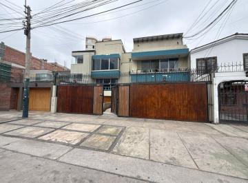 Casa · 678m² · 2 Estacionamientos · Venta de Casa en San Isidro