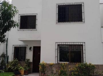 Casa de 3 habitaciones, Lima · Venta de Casa en Isidro - 3 Pisos
