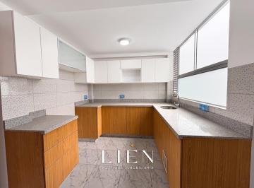 Cocina · Dúplex de Estreno en San Borja Norte — Privacidad Familiar Garantizada