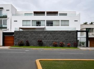 Departamento de 3 habitaciones, Lima · Venta de Departamento en Av La Fontana | 3 Dorm. | Terraza con Jardín