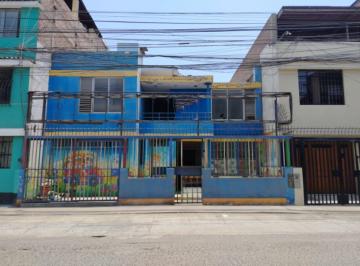 Casa · 199m² · Venta de Casa Como Terreno en San Juan de Miraflores