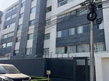 Exterior del edificio · Bonito y Amplio Departamento con Ascensor y Cochera en Una Excelente Ubicación E