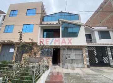 Casa · 120m² · 7 Dormitorios · Vendo Casa de 3 Pisos Mas Azotea en Zona Residencial Brisas de Oquendo Callao