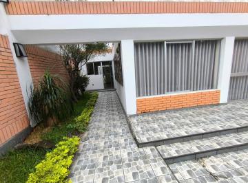 Casa · 187m² · 3 Dormitorios · 2 Estacionamientos · Casa - Valle Hermoso