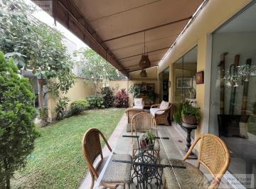 Casa · 373m² · 6 Dormitorios · 1 Estacionamiento · Venta Casa en Aurora Miraflores (- 1)
