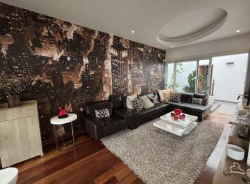 Departamento de 4 habitaciones, Lima · Venta de Duplex con Amplia Terraza
