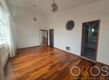 Casa · 596m² · 6 Dormitorios · 2 Estacionamientos · Exclusiva Casa Cerca a Raul Ferrero en Lima