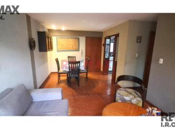 Departamento · 48m² · 2 Dormitorios · Departamento en Venta con Estudio y Potencial Para Segundo Dormitorio en Zona Segura