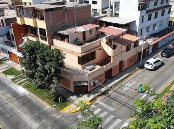 Casa · 197m² · 3 Dormitorios · 1 Estacionamiento · Venta de Casa Como Terreno Maranga San Miguel