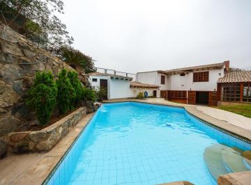Casa · 438m² · 4 Dormitorios · 4 Estacionamientos · Lcasa por Remodelar en Condominio Cerrado, en La Urbanizacion Isla del Sol en La Molina