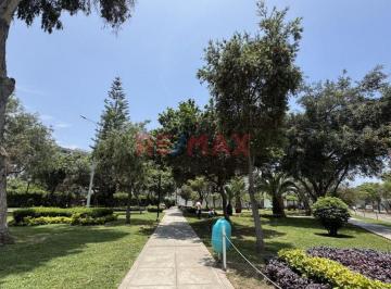 Terreno / Lote , Lima · Se Vende Casa Como Terreno Frente a Parque en Av Buena Vista Chacarilla - San Borja