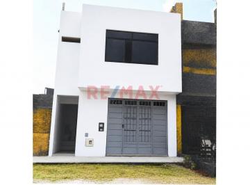 Casa · 180m² · 3 Dormitorios · 1 Estacionamiento · Se Vende Casa en Urbanizacion Los Molinos de Carabayllo