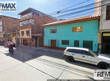 Casa · 200m² · 2 Dormitorios · Ocasión Se Vende Casa Como Terreno Comercial de 200 m² en Plena Av Las Américas – Huaraz