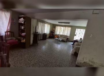 Casa de 8 habitaciones, Lima · Casa Familiar