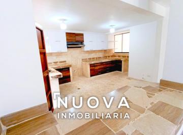 Casa · 312m² · 5 Dormitorios · 2 Estacionamientos · ¡Ocasión! Casa Totalmente Remodelada en Chacarilla