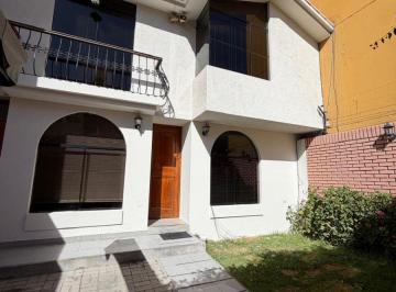 Casa de 4 habitaciones, Arequipa · Oportunidad! Vendo Casa Cerca a La Av Ejército en Cayma Baja